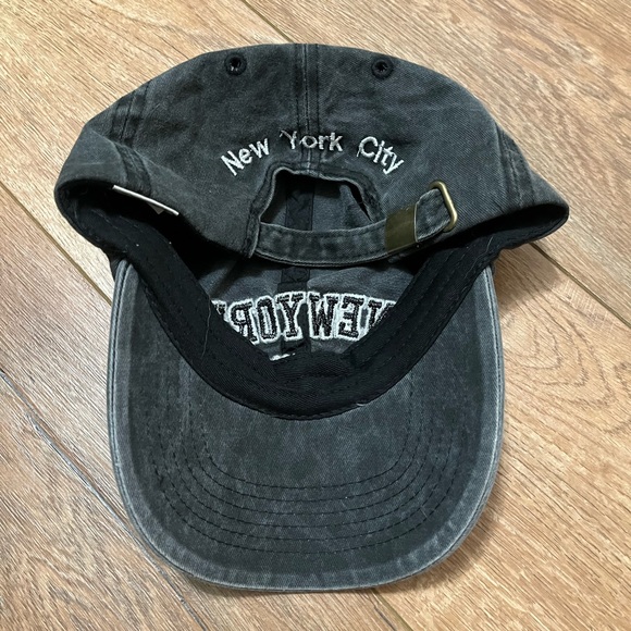 Lot of 2 hats - Picture 4 of 5